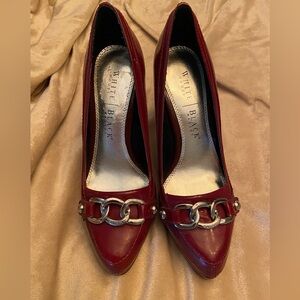 WHITE HOUSE BLACK MARKET BURGUNDY PATENT LEATHER HEELS  SIZE 7.5
